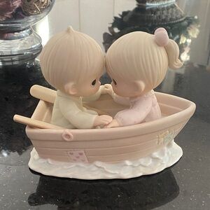 Precious Moments Porcelain Figurine - Friends Never Drift Apart